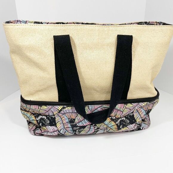 Large Beach / Pool Tote with bottom cooler - Picture 1 of 6